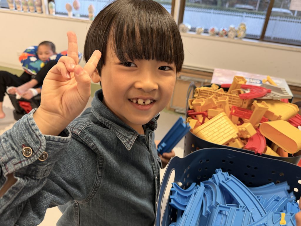 ハートリンク放課後等デイサービス港南台　＊プラレールで街づくり＊